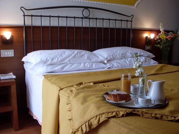 Hotel Isola Di Lauria Lauria Inferiore Ruang foto